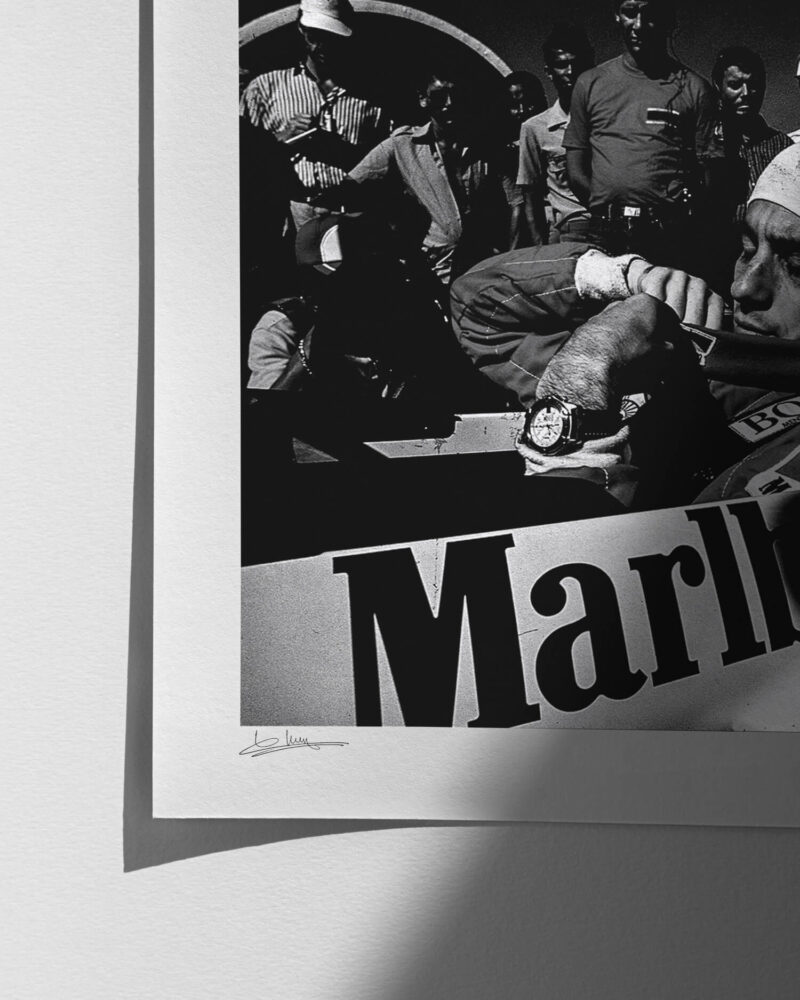 Ayrton Senna - Bianco e Nero - Frame Signature Detail