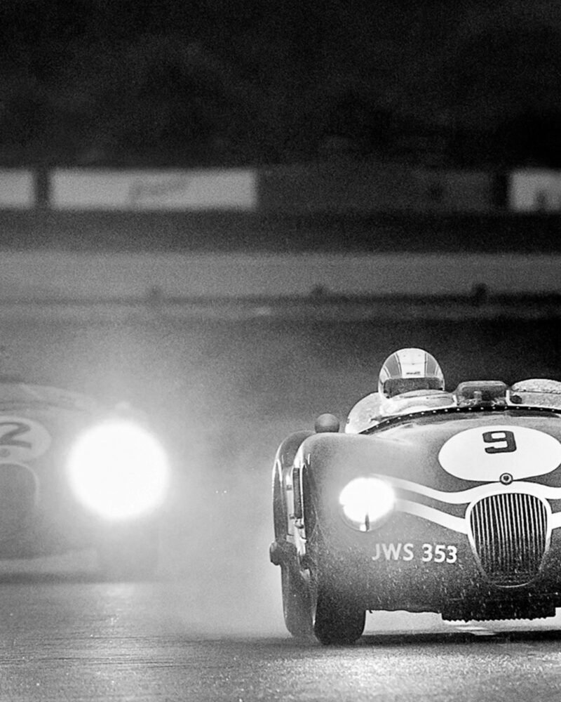 Battling in the rain - Frame Detail