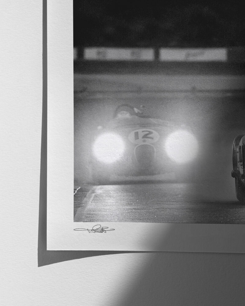 Battling in the rain - Print Quality Close-up