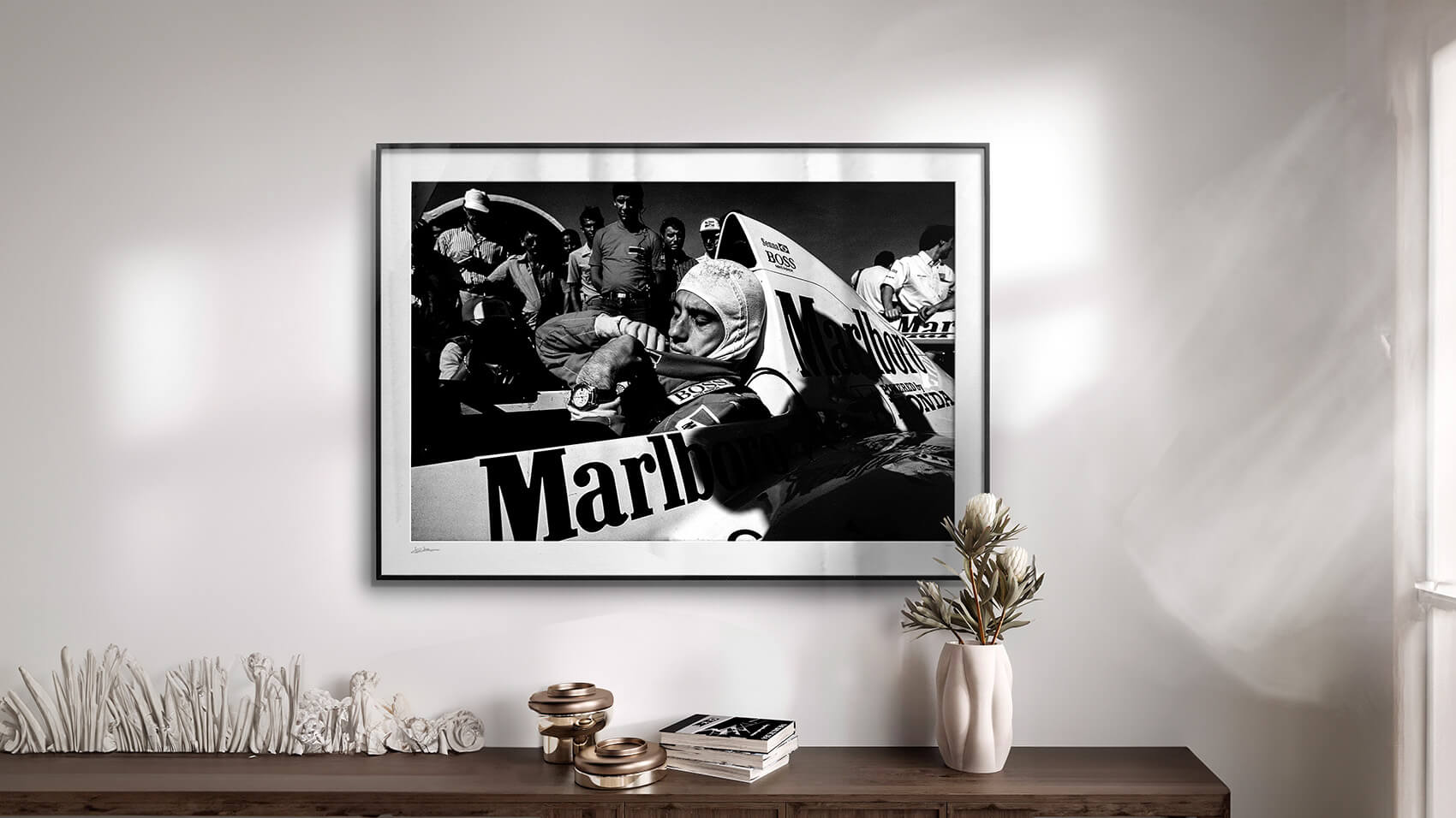 Tableau Ayrton Senna, Photo Noir et Blanc, Encadrée • WheelsOnWalls Gallery